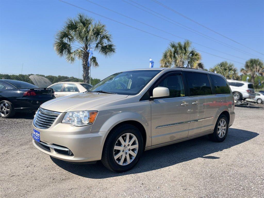 photo of 2016 Chrysler Town  and  Country Touring