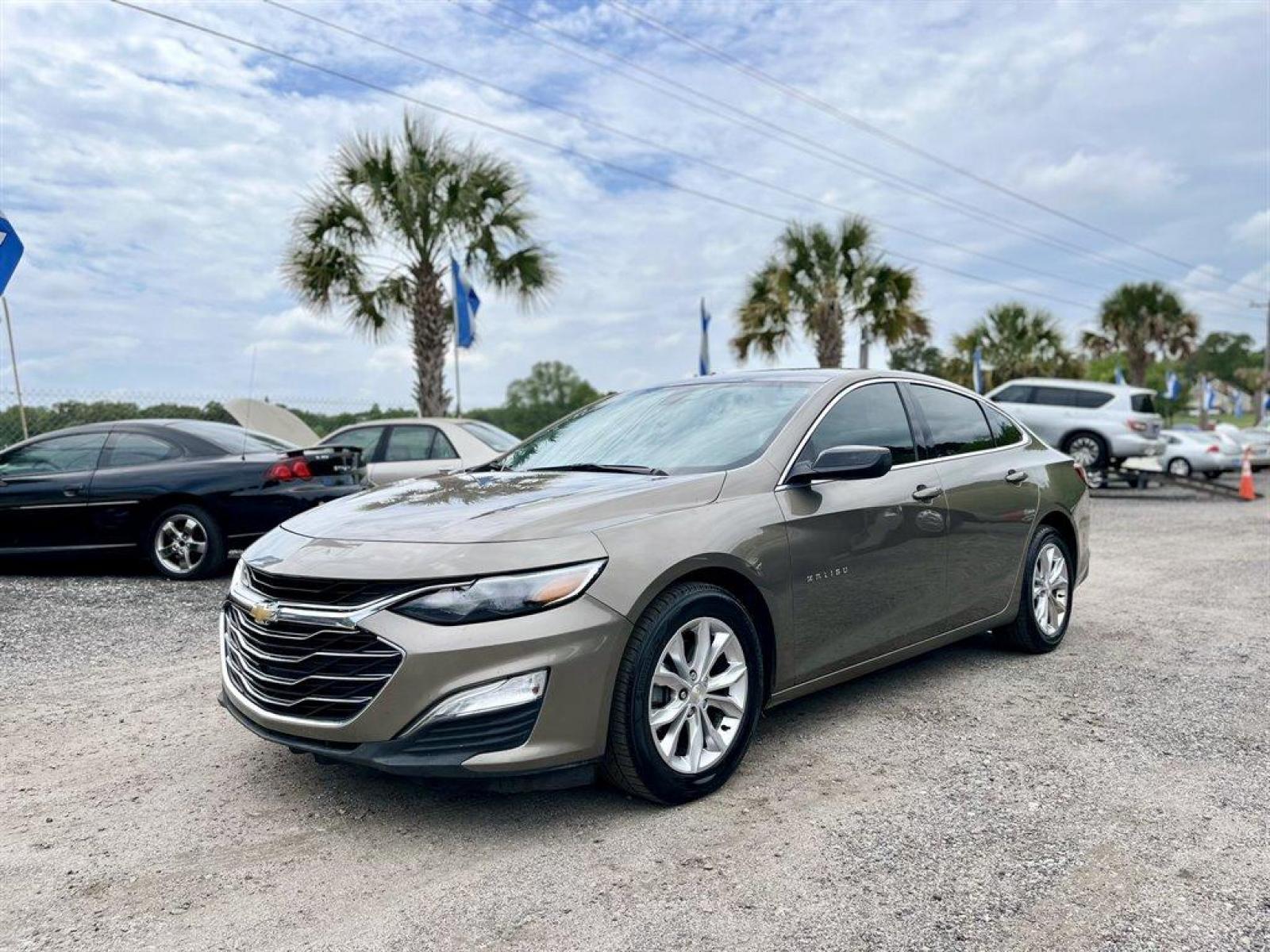 2020 Green /Black Chevrolet Malibu (1G1ZD5ST7LF) with an 1.5l I-4 DI Dohc T/C 1.5l engine, Automatic transmission, located at 745 East Steele Rd., West Columbia, SC, 29170, (803) 755-9148, 33.927212, -81.148483 - Special Internet Price! 2020 Chevrolet Malibu LT with Bluetooth, Backup camera, Cruise control, Dual-zone automatic climate control, Keyless entry, Remote vehicle starter system, Push to start, Cloth interior, Power diver seat, Rear 60/40 split-folding seats, Powered windows, Powered door locks, Plu - Photo #0