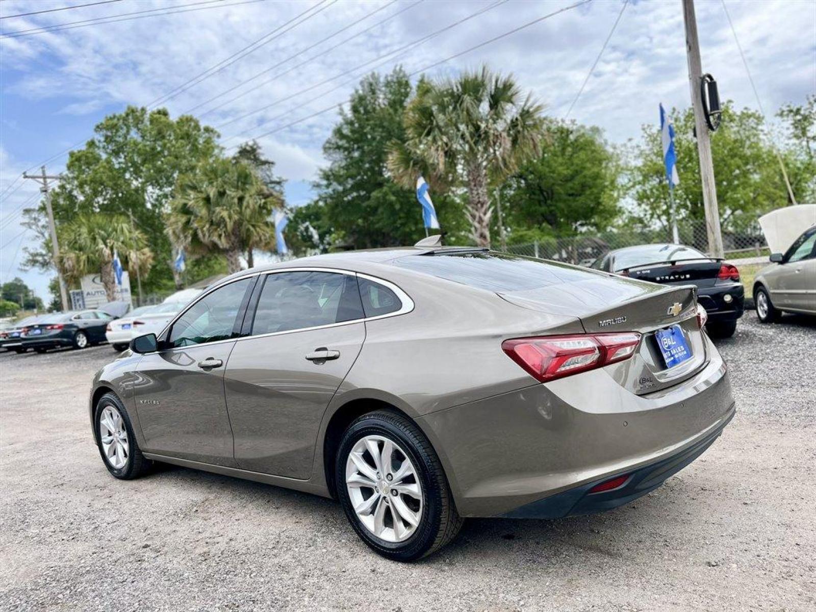 2020 Green /Black Chevrolet Malibu (1G1ZD5ST7LF) with an 1.5l I-4 DI Dohc T/C 1.5l engine, Automatic transmission, located at 745 East Steele Rd., West Columbia, SC, 29170, (803) 755-9148, 33.927212, -81.148483 - Special Internet Price! 2020 Chevrolet Malibu LT with Bluetooth, Backup camera, Cruise control, Dual-zone automatic climate control, Keyless entry, Remote vehicle starter system, Push to start, Cloth interior, Power diver seat, Rear 60/40 split-folding seats, Powered windows, Powered door locks, Plu - Photo #1